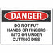 Pinch Point Danger Lbl 7x10in Polyester