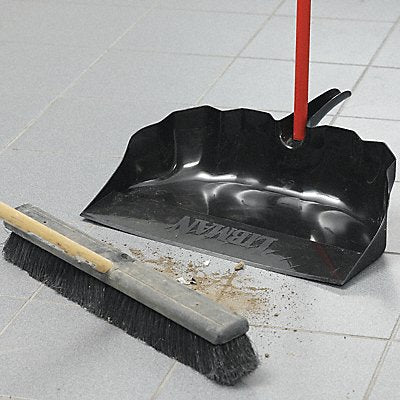 Jumbo Shop Scoop Dust Pan Black